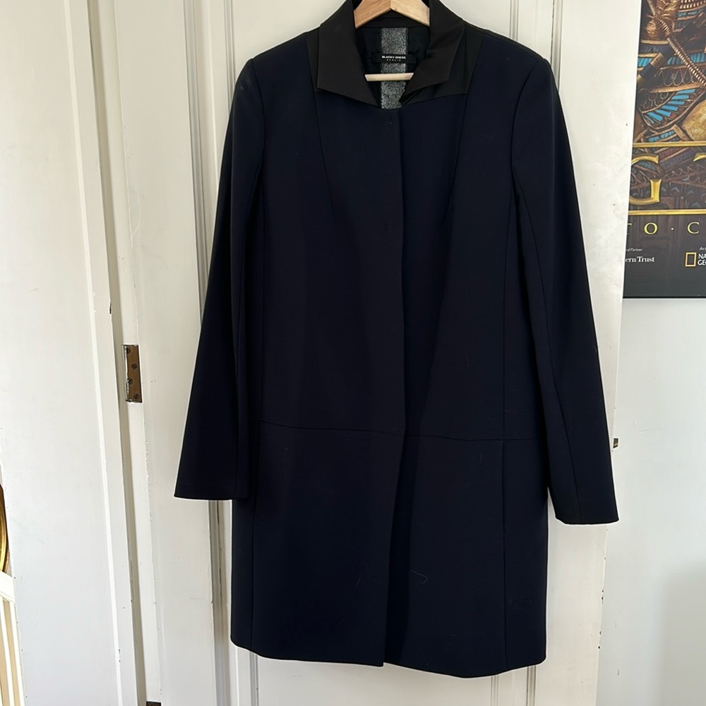 Blacky Dress Berlin coat in navy with black collar.